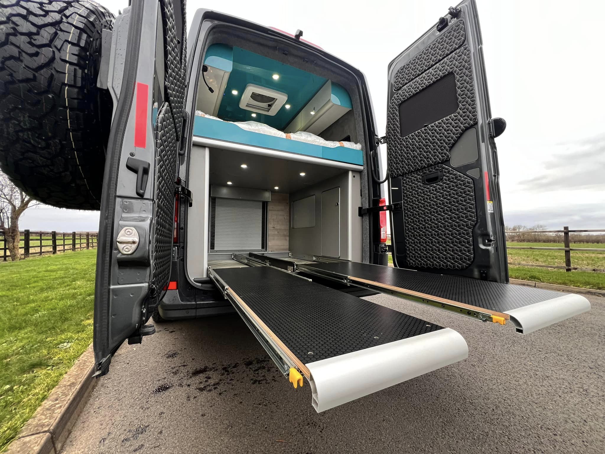 vw crafter lwb grande expedition - eternity campers